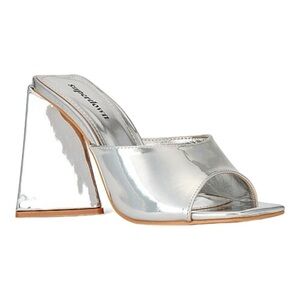 NEW Superdown Indigo Heel Metallic Silver Slip On Triangular Heel Size 7